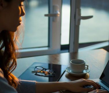 girl-with-laptop